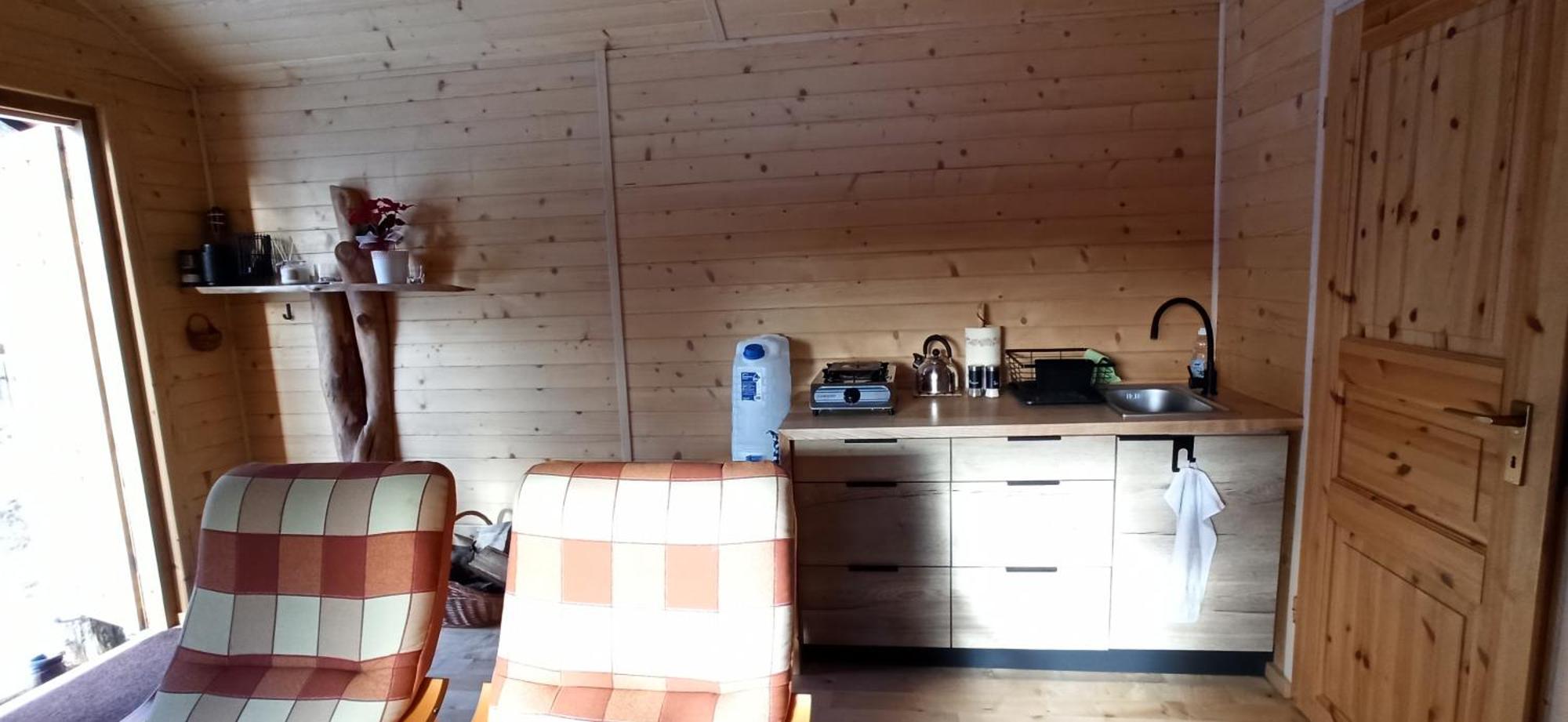 Chalet Survivalowa W Lesie